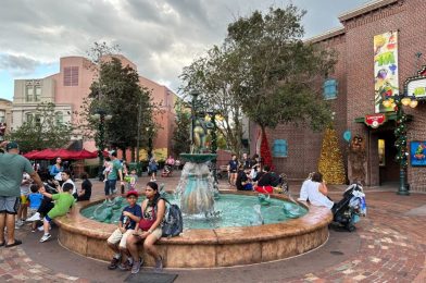 PHOTOS, VIDEO: Santa Claus Meet and Greet Returns to Disney’s Hollywood Studios For the First Time Since 2019