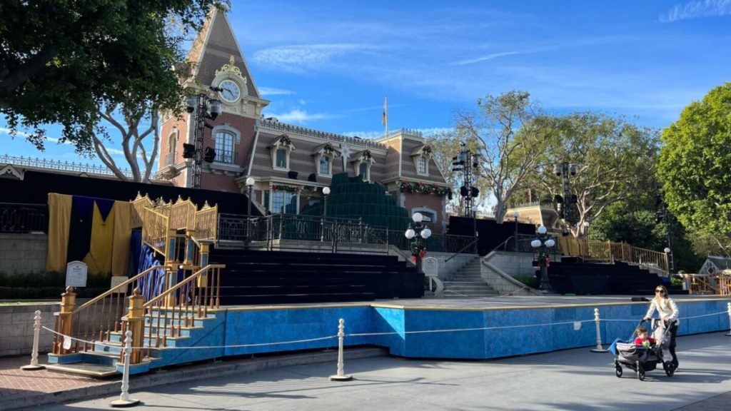 PHOTOS Stage Installed for Candlelight Processional 2023 at Disneyland