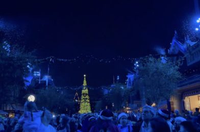 VIDEO: Snow Falls on Main Street During Wintertime Enchantment at Sleeping Beauty Castle in Disneyland