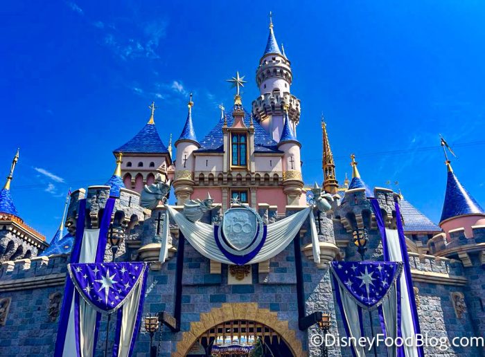 Dlr 2023 Disneyland Park Sleeping Beauty Castle Stock Atmosphere Icon Crowds 4 700x516 2 