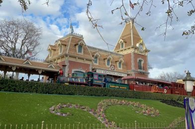 REVIEW: Disneyland Railroad Guided Tour Includes Lilly Belle Ride, Cinnamon Rolls, and Disappointment