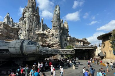 PHOTOS: Bard Droid Debuts in Star Wars: Galaxy’s Edge at Disneyland Resort