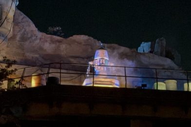 VIDEO: Bard Droid Added to ‘Fire of the Rising Moons’ in Star Wars: Galaxy’s Edge at Disneyland