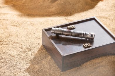 New Ki-Adi-Mundi Legacy Lightsaber Hilt Set Honors 5 Years of Star Wars: Galaxy’s Edge