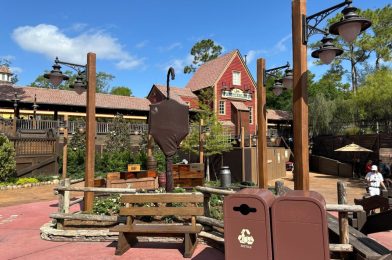 Crews Installing New Tiana’s Bayou Adventure Entrance Signs at Magic Kingdom