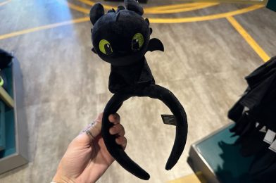 New Toothless Headband Soars Into Universal Orlando Resort