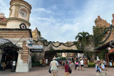 Christmas Decorations Adorn Seuss Landing, Hogsmeade, and More at Universal Islands of Adventure