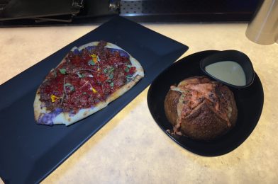 REVIEW: New Flatbread, Cheese Roll, Cocktails, and Mocktail From Oga’s Cantina at Disney’s Hollywood Studios