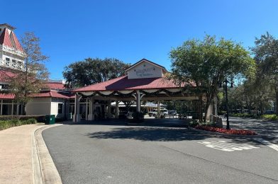 Christmas Decorations Arrive at Disney’s Port Orleans Resort – Riverside